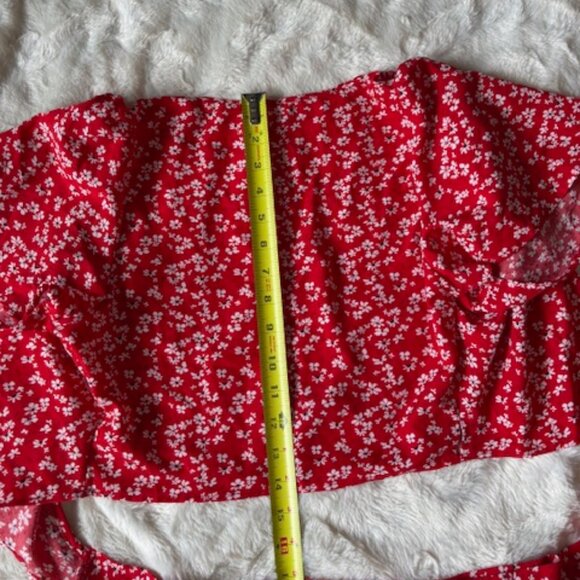 Shein Ladies Red White Floral Crop Wrap Top V-Neck Short Sleeve Blouse Size XS - Picture 6 of 9
